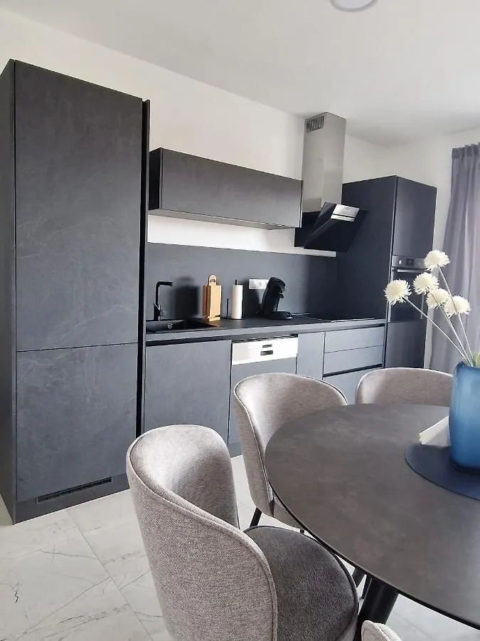 Deluxe Apartment Mila Nin