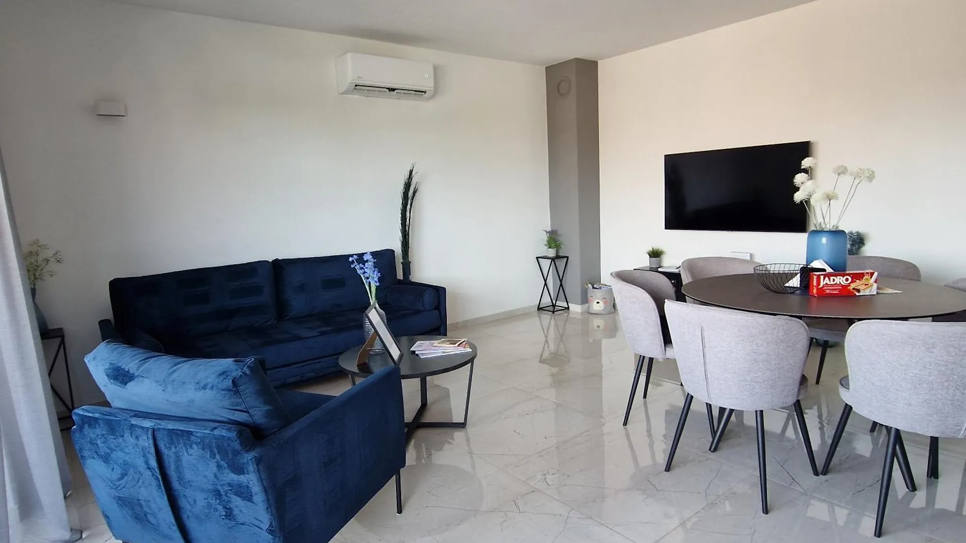 Deluxe Apartment Mila Nin