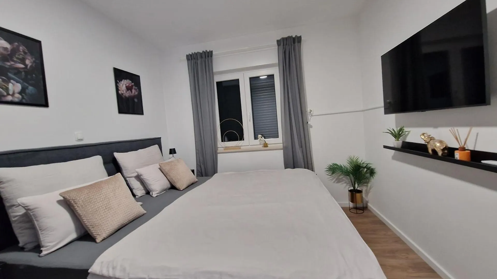 Deluxe Apartment Mila Nin